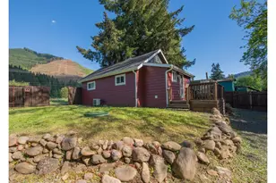 37526 Row River Rd, Dorena, OR 97434 - Photo 15