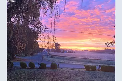 8235 72nd Ave NE, Salem, OR 97305 - Photo 3