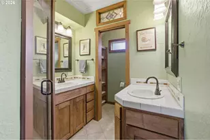 8235 72nd Ave NE, Salem, OR 97305 - Photo 15