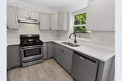 8329 N Johnswood Dr, Portland, OR 97203 - Photo 17