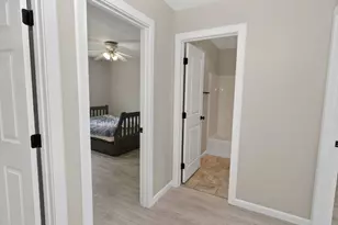 8329 N Johnswood Dr, Portland, OR 97203 - Photo 21