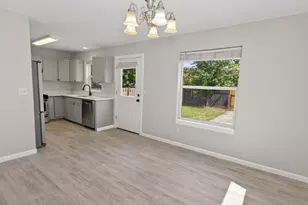 8329 N Johnswood Dr, Portland, OR 97203 - Photo 13