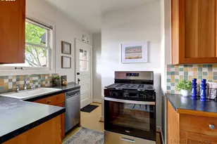 2937 SE Hawthorne Blvd, Portland, OR 97214 - Photo 15