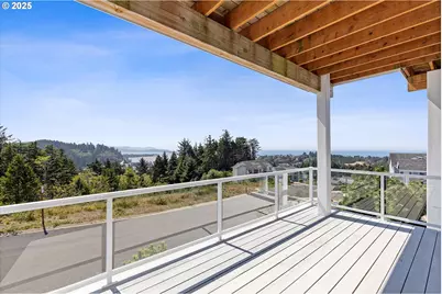 4231 SE Lee Ave, Lincoln City, OR 97367 - Photo 5