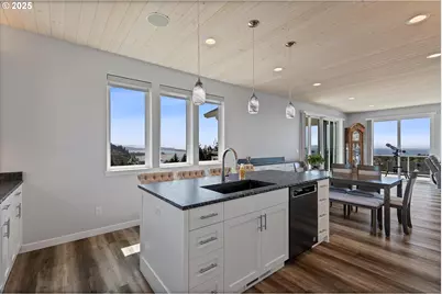 4231 SE Lee Ave, Lincoln City, OR 97367 - Photo 7