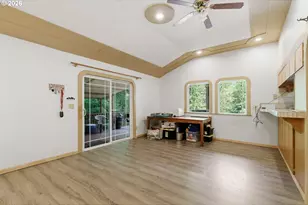25741 E Highview Ct, Welches, OR 97067 - Photo 15