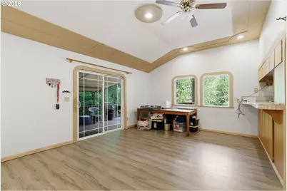 25741 E Highview Ct, Welches, OR 97067 - Photo 13