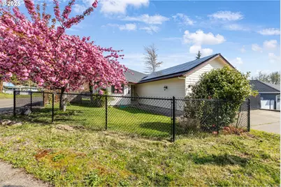 2200 SE Chinaberry Ave, Roseburg, OR 97470 - Photo 35