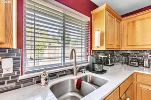 2200 SE Chinaberry Ave, Roseburg, OR 97470 - Photo 13