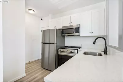 708 N Killingsworth St #14, Portland, OR 97217 - Photo 5