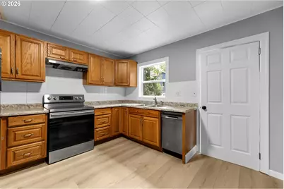 1065 7th Ave, Longview, WA 98632 - Photo 9