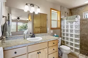 9860 S Bank Dr, Roseburg, OR 97470 - Photo 19