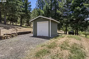9860 S Bank Dr, Roseburg, OR 97470 - Photo 37