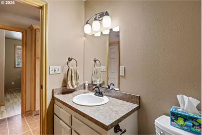 9860 S Bank Dr, Roseburg, OR 97470 - Photo 23