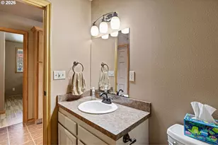 9860 S Bank Dr, Roseburg, OR 97470 - Photo 23