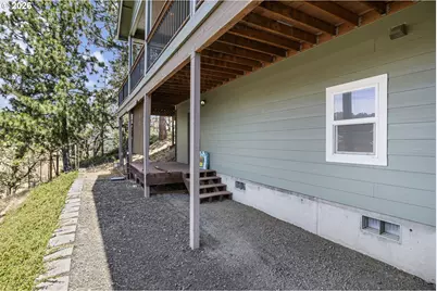 9860 S Bank Dr, Roseburg, OR 97470 - Photo 33