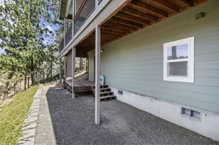 9860 S Bank Dr, Roseburg, OR 97470 - Photo 33