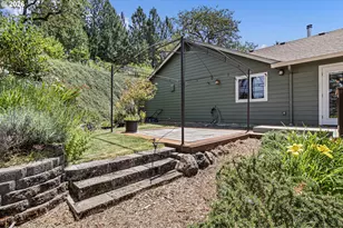 9860 S Bank Dr, Roseburg, OR 97470 - Photo 35