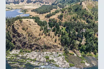 9860 S Bank Dr, Roseburg, OR 97470 - Photo 45