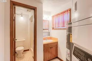 355 S Stadium Dr, Monmouth, OR 97361 - Photo 19