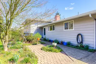 355 S Stadium Dr, Monmouth, OR 97361 - Photo 3