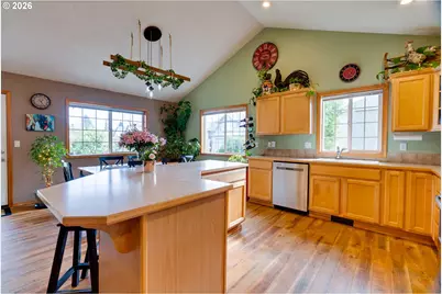 1088 S Sycamore St, Canby, OR 97013 - Photo 7