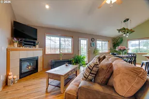 1088 S Sycamore St, Canby, OR 97013 - Photo 11