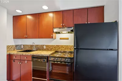 1005 SW Park Ave #703, Portland, OR 97205 - Photo 9