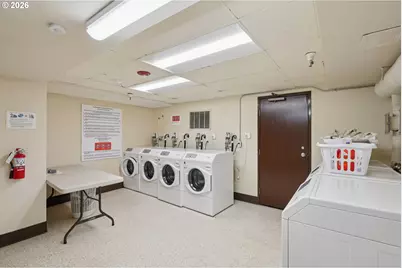 1005 SW Park Ave #703, Portland, OR 97205 - Photo 21