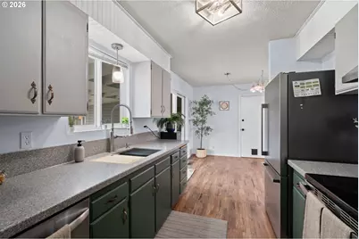 245 W Highland Ave, Hermiston, OR 97838 - Photo 9