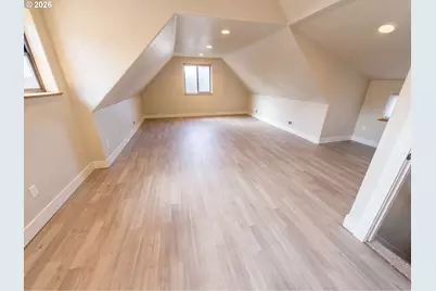 1125 W 28th Ave, Eugene, OR 97405 - Photo 5