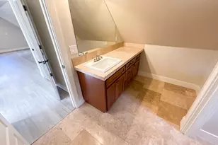 1125 W 28th Ave, Eugene, OR 97405 - Photo 17