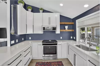 1991 N Jantzen Ave, Portland, OR 97217 - Photo 13