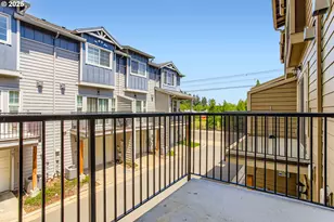 7967 NE Heiser St, Hillsboro, OR 97006 - Photo 9