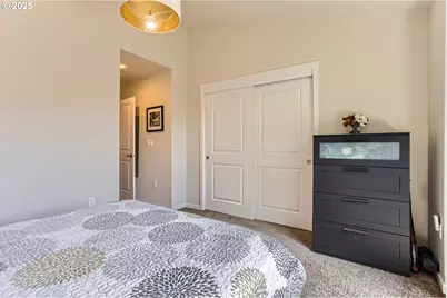 7967 NE Heiser St, Hillsboro, OR 97006 - Photo 17