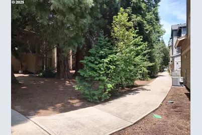 7967 NE Heiser St, Hillsboro, OR 97006 - Photo 29