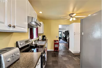 761 SE Polk St, Camas, WA 98607 - Photo 13