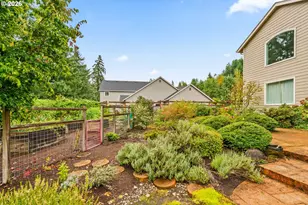 610 Holly Ave, Cottage Grove, OR 97424 - Photo 29