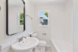 15109 SE Oatfield Rd, Milwaukie, OR 97267 - Photo 23