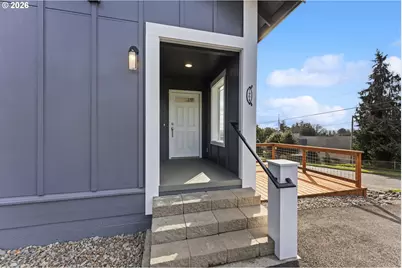 790 Oregon Ave, North Bend, OR 97459 - Photo 3