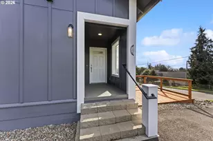 790 Oregon Ave, North Bend, OR 97459 - Photo 3