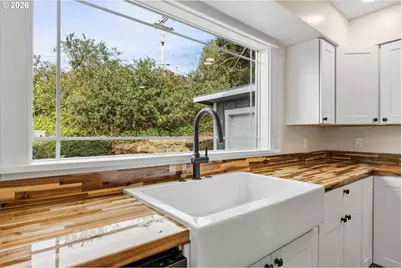 790 Oregon Ave, North Bend, OR 97459 - Photo 21