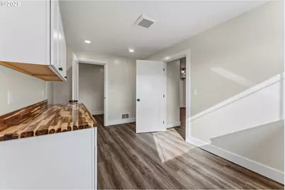 790 Oregon Ave, North Bend, OR 97459 - Photo 27