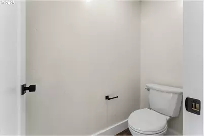 790 Oregon Ave, North Bend, OR 97459 - Photo 25