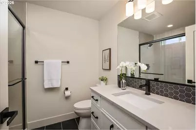 6957 N Burr Ave, Portland, OR 97203 - Photo 15