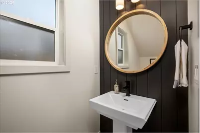 6957 N Burr Ave, Portland, OR 97203 - Photo 9