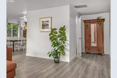 7333 SW Pine St, Portland, OR 97223 - Photo 5