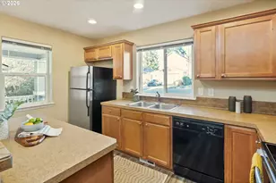 38802 Cascadia Village Dr, Sandy, OR 97055 - Photo 9