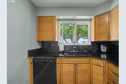 25 NE 192nd Ave, Portland, OR 97230 - Photo 9