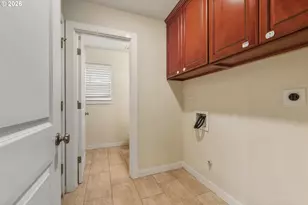 3223 SE 122nd Ave, Portland, OR 97236 - Photo 9